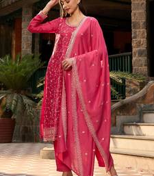 Floral Embroidered Regular Thread Work Straight Kurta with Trousers & Dupatta
