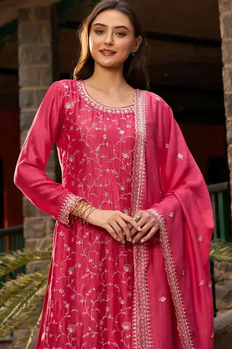 Floral Embroidered Regular Thread Work Straight Kurta with Trousers & Dupatta