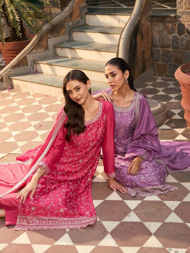 Floral Embroidered Regular Thread Work Straight Kurta with Trousers & Dupatta