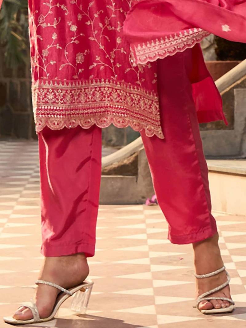 Floral Embroidered Regular Thread Work Straight Kurta with Trousers & Dupatta