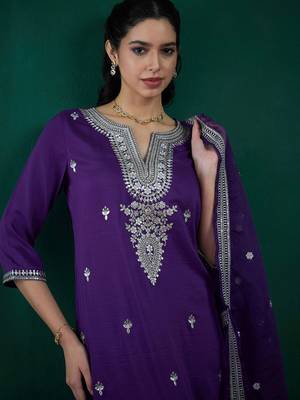 Floral Embroidered Straight Kurta With Trousers & Dupatta 2
