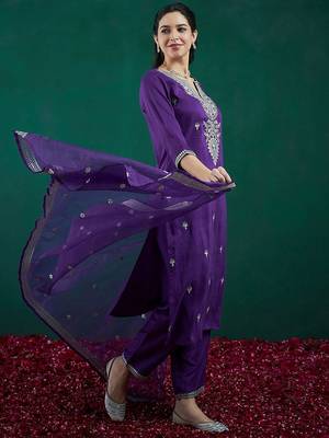 Floral Embroidered Straight Kurta With Trousers & Dupatta 3