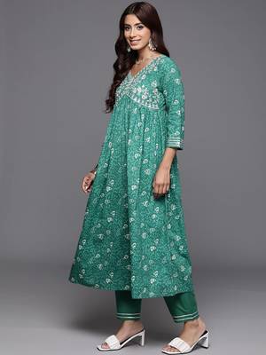 Floral Embroidered Empire Zari Pure Cotton Kurta with Trousers & Dupatta 5
