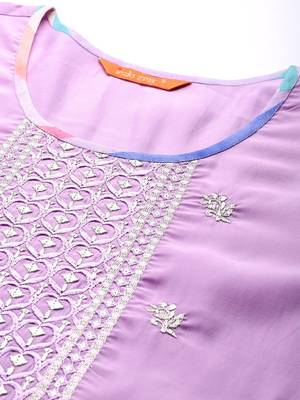 women floral embroidered regular  cotton kurta with trousers & dupatta 3