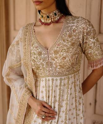 Daisy ivory embroidered silk chanderi anarkali set 3