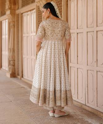 Daisy ivory embroidered silk chanderi anarkali set 4
