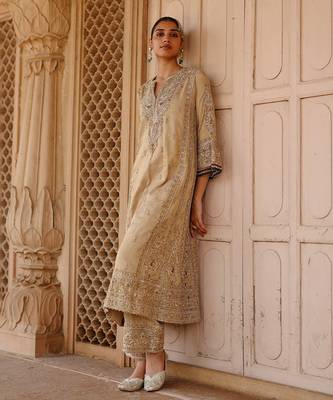 Gold embroidered silk tissue long chauga set 4