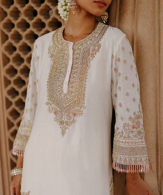 Daisy ivory embroidered silk chanderi kurta set 4