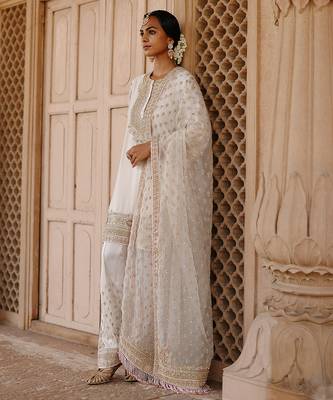 Daisy ivory embroidered silk chanderi kurta set 5