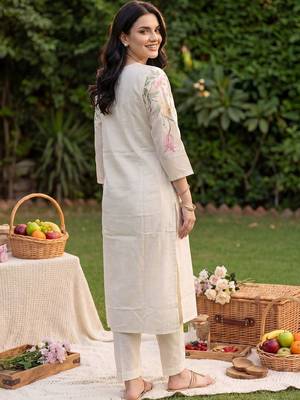 Women Floral Embroidered Regular Thread Work Pure Cotton Kurta with Trousers & With Dupatta 4
