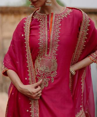 Hot pink embroidered silk chanderi long kurti set 3
