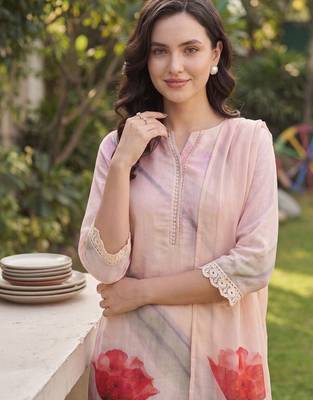 Women Floral Printed Regular Linen Kurta with Trousers & With Dupatta 3