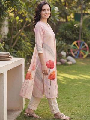 Women Floral Printed Regular Linen Kurta with Trousers & With Dupatta 4