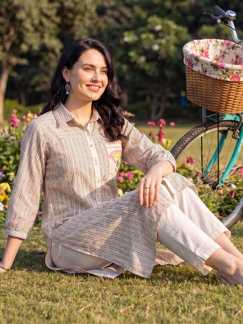 Women Ethnic Motifs Printed Regular Pure Cotton Kurta with Trousers