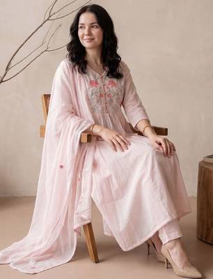 Women Floral Embroidered Empire Thread Work Pure Cotton Kurta with Trousers & With Dupatta 1