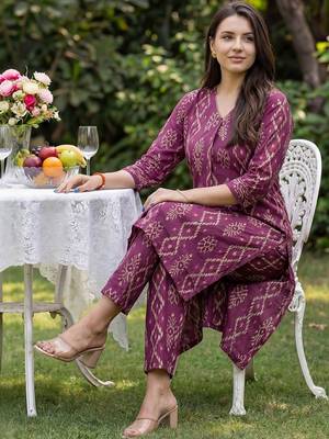 Women Ethnic Motifs Printed Regular Pure Cotton Kurta with Trousers 1