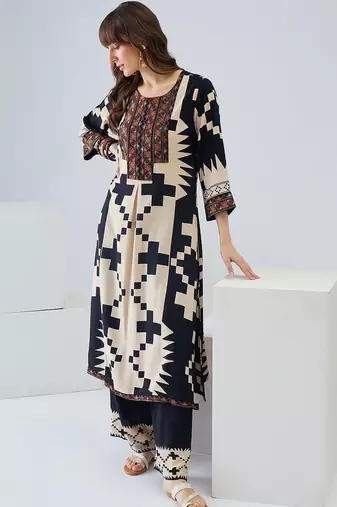 Women Printed Regular Thread Work Kurta with Palazzos
