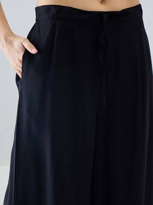 Women Printed Regular Thread Work Kurta with Palazzos 2