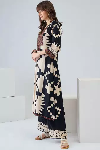 Women Printed Regular Thread Work Kurta with Palazzos