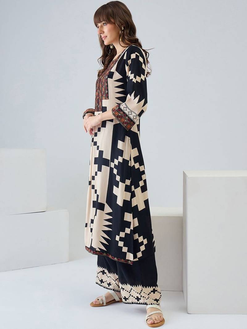 Women Printed Regular Thread Work Kurta with Palazzos