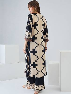 Women Printed Regular Thread Work Kurta with Palazzos 5