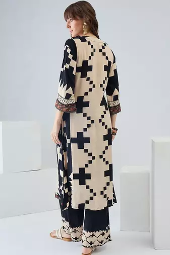 Women Printed Regular Thread Work Kurta with Palazzos