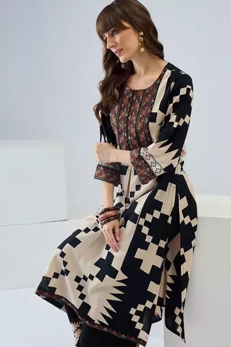 Women Printed Regular Thread Work Kurta with Palazzos