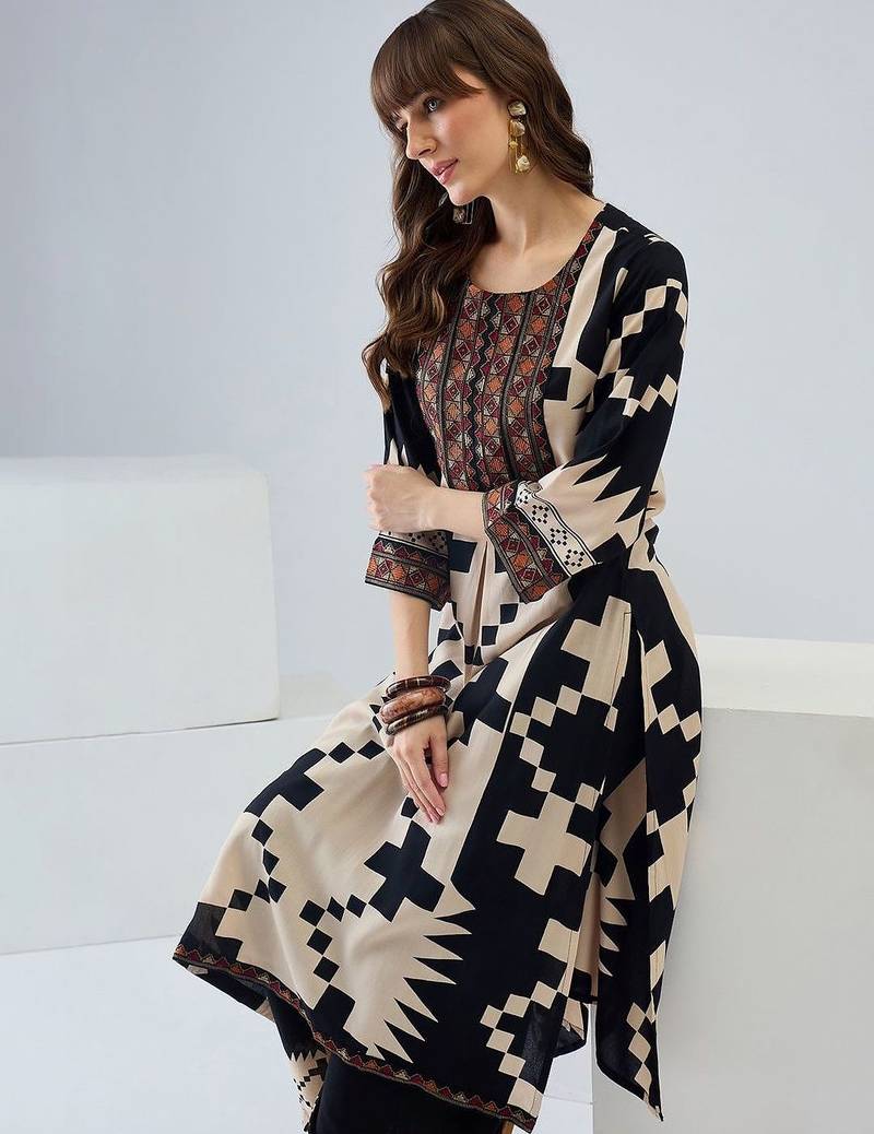 Women Printed Regular Thread Work Kurta with Palazzos
