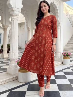 Women Ethnic Motifs Printed Regular Pure Cotton Kurta with Trousers 1