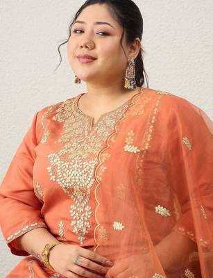 Plus Size Embroidered Regular Gotta Patti Kurta with Trousers & With Dupatta 3
