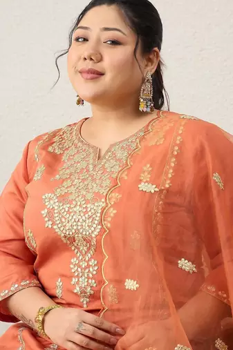 Plus Size Embroidered Regular Gotta Patti Kurta with Trousers & With Dupatta