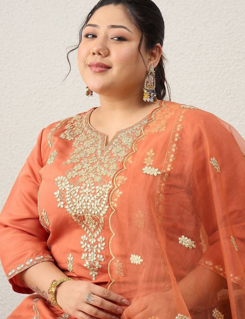 Plus Size Embroidered Regular Gotta Patti Kurta with Trousers & With Dupatta