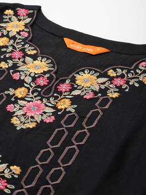 Floral Embroidered Pure Cotton Kurta with Trousers & Dupatta 2