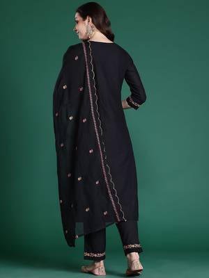 Floral Embroidered Pure Cotton Kurta with Trousers & Dupatta 6