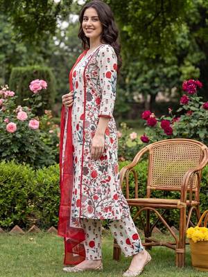 Women Floral Printed Regular Pure Cotton Kurta with Trousers & With Dupatta 5