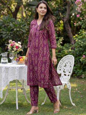Women Ethnic Motifs Printed Regular Pure Cotton Kurta with Trousers 1