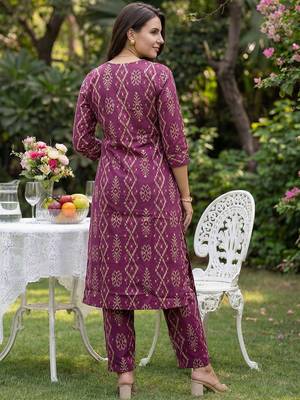 Women Ethnic Motifs Printed Regular Pure Cotton Kurta with Trousers 4