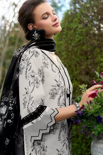 Women Floral Printed Regular Pure Cotton Kurta with Trousers & With Dupatta