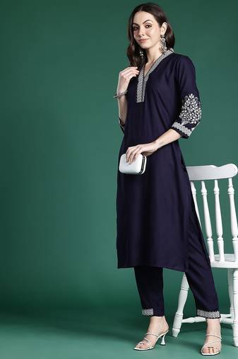 Floral Embroidered Sequinned Kurta with Trousers