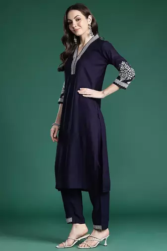 Floral Embroidered Sequinned Kurta with Trousers