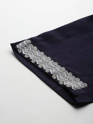 Floral Embroidered Sequinned Kurta with Trousers 7