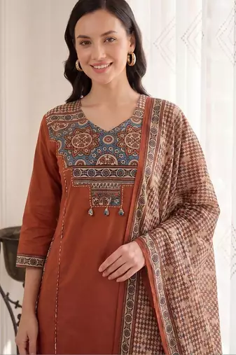 Women Ethnic Motifs Yoke Design Regular Thread Work Pure Cotton Kurta with Trousers & With Dupatta