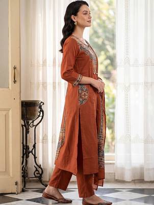 Women Ethnic Motifs Yoke Design Regular Thread Work Pure Cotton Kurta with Trousers & With Dupatta 3
