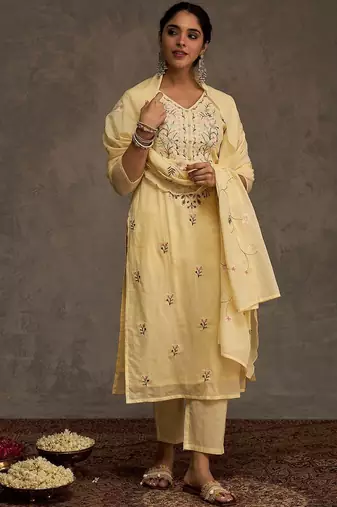 Women Floral Embroidered Pure Cotton Kurta with Trousers & Dupatta