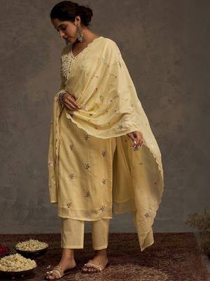 Women Floral Embroidered Pure Cotton Kurta with Trousers & Dupatta 3
