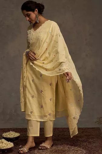 Women Floral Embroidered Pure Cotton Kurta with Trousers & Dupatta