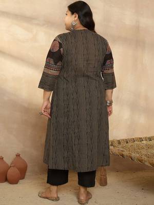 Plus Size Multi Printed A-Line Kurta Trousers Set 4