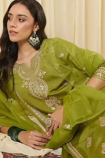 Women Ethnic Motifs Embroidered Regular Kurta with Trousers & With Dupatta