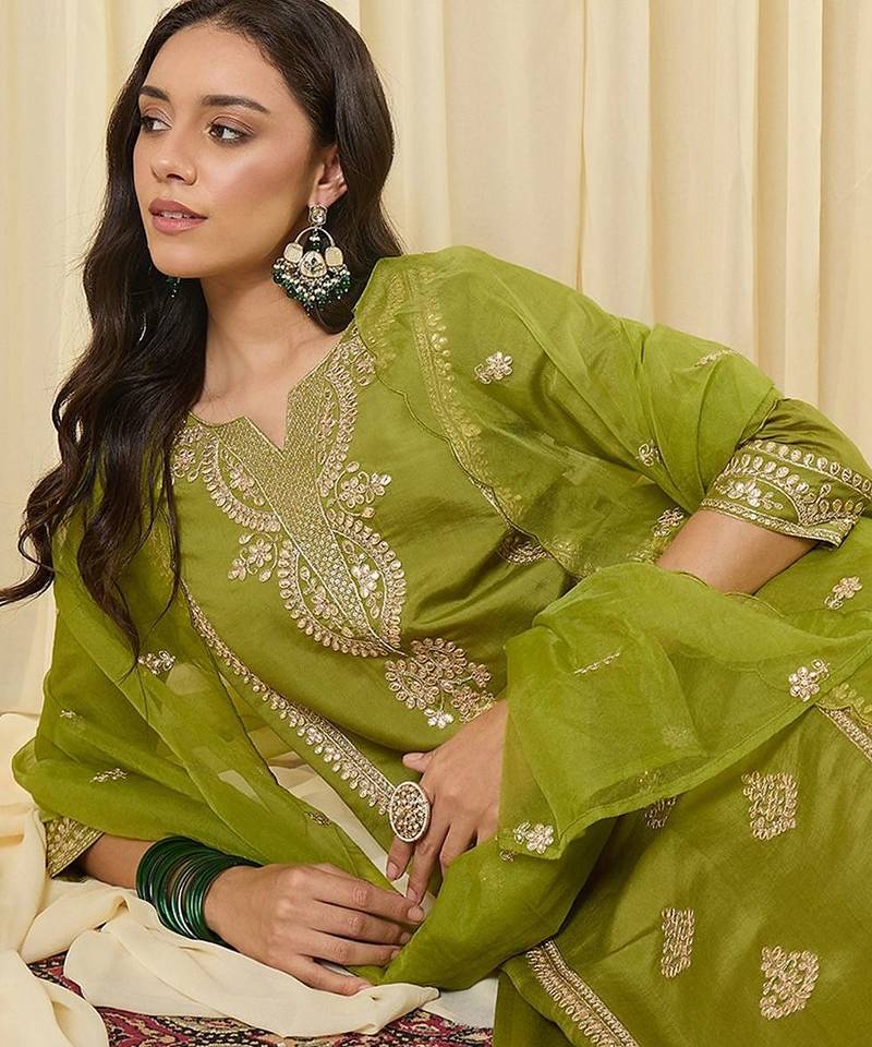Women Ethnic Motifs Embroidered Regular Kurta with Trousers & With Dupatta