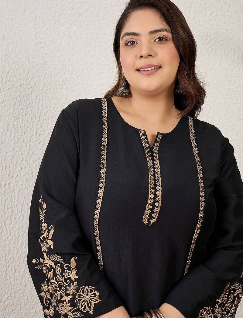 Plus Size Ethnic Motifs Embroidered Regular Thread Work Kurta with Trousers